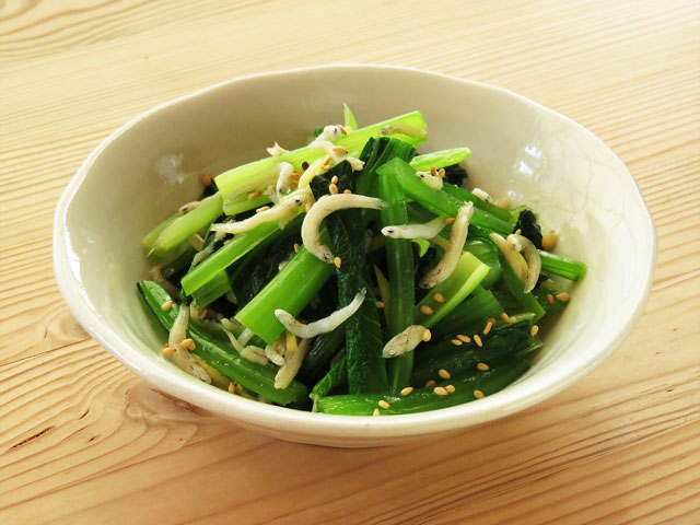 めんつゆで簡単！ ちゃちゃっと作れる、小松菜としらすの和え物」